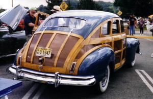 1947_Nash_Suburban_4-door_Slipstream_woodie
