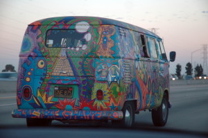 VW_Bus_T1_in_Hippie_Colors_2