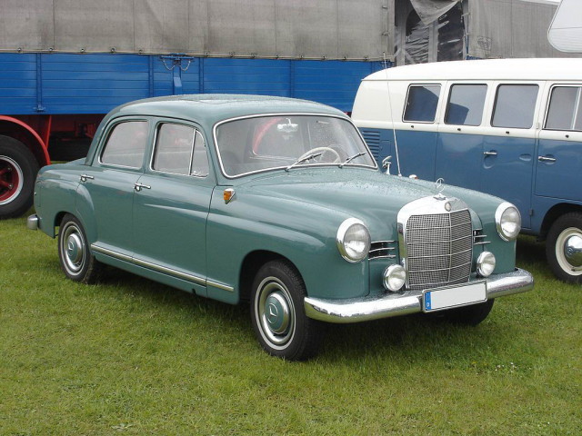1024px-Mercedes-180-W120-Modell-1959-Limousine