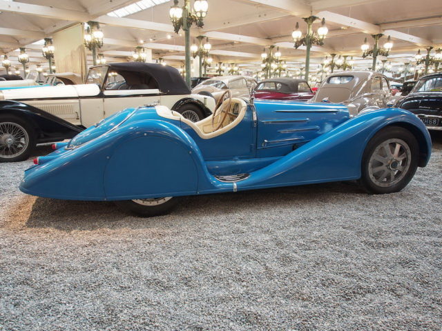 1927_Bugatti_sport_35B,_8_cylinder,_140hp,_2261cm3,_210kmh,_photo_1
