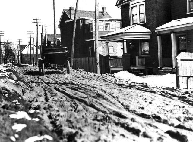 1910-muddy-road
